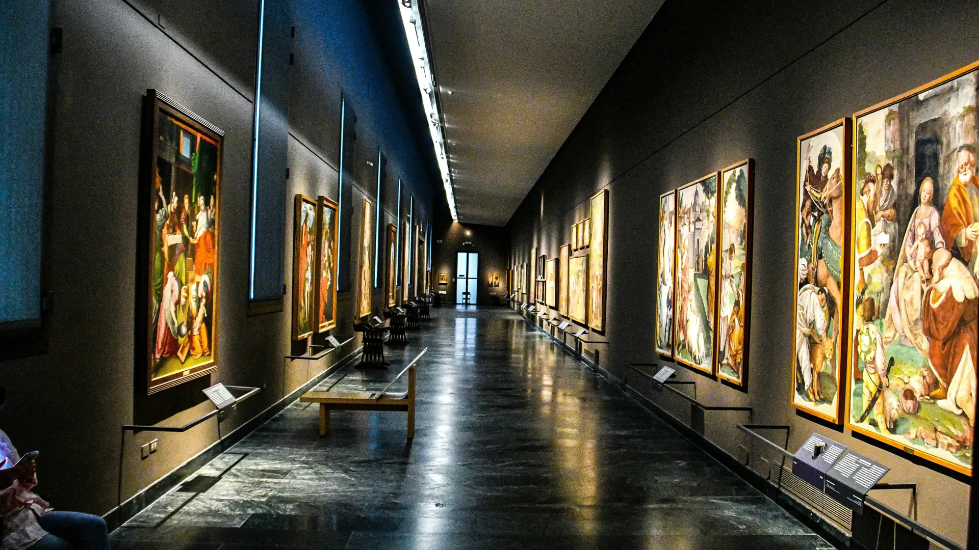 Art ownership for UHNWIs: Navigating market trends with strategic structures